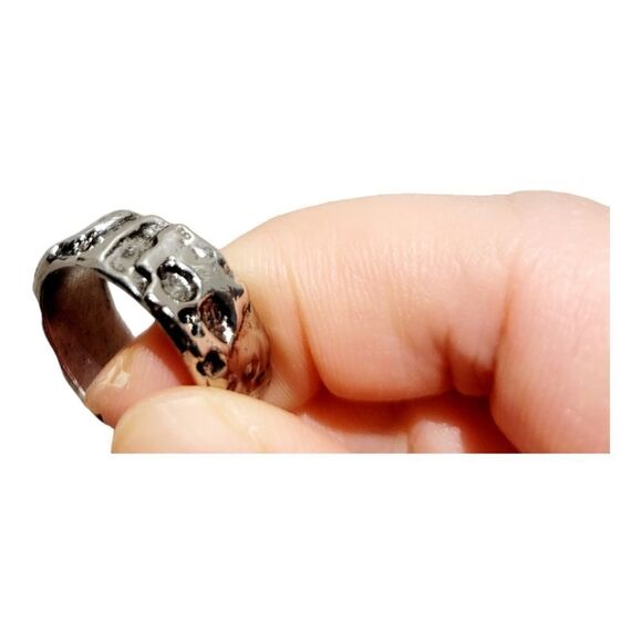 Brand New Silver Multi Skulls Heads Ring Adjustable Size - Picture 4 of 8